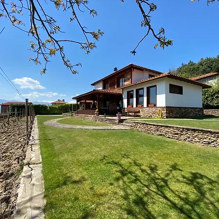 къщата на тати Apartman Garmen